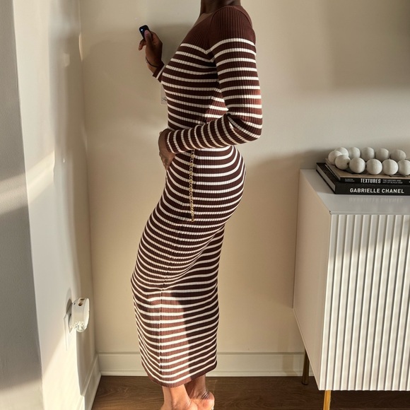 Say What Striped Maxi Dress with Gold Chain Belt - Picture 2 of 9